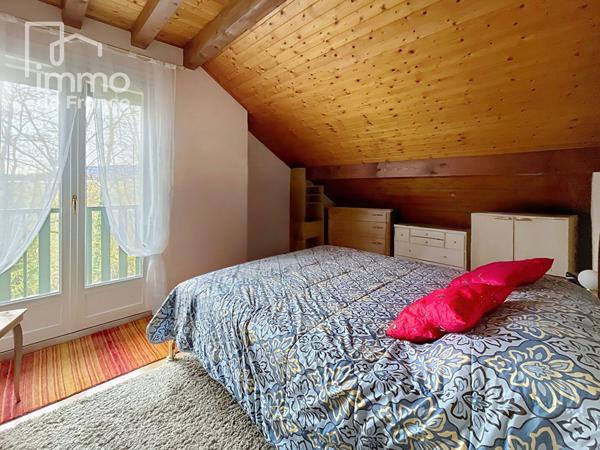 Maison individuelle à Viry avec 2 garages sur 2 000 m² de terrain