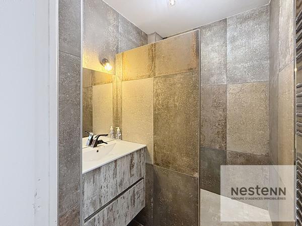 Appartement Bandol de 2 pièces de 49.80 m² avec vue mer en dernier étage avecc parking privé