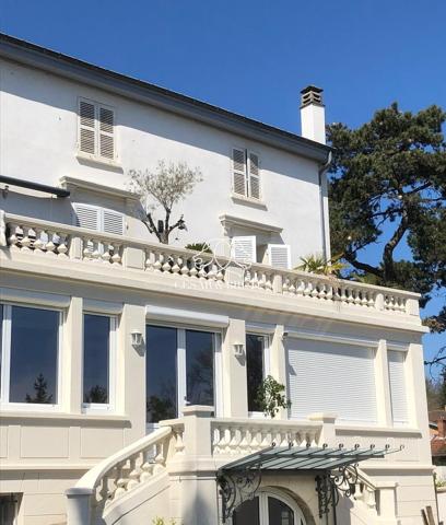 Magnifique Appartement climatisé et sa dépendance totalisant 128m2 au sol au coeur de Collonges au Mont d’Or