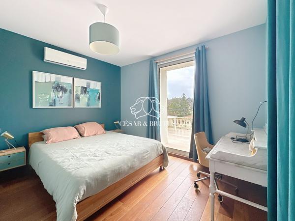 Magnifique Appartement climatisé et sa dépendance totalisant 128m2 au sol au coeur de Collonges au Mont d’Or