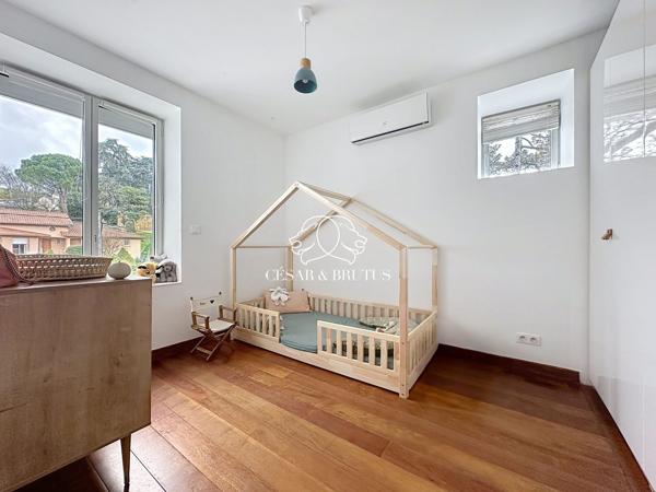 Magnifique Appartement climatisé et sa dépendance totalisant 128m2 au sol au coeur de Collonges au Mont d’Or