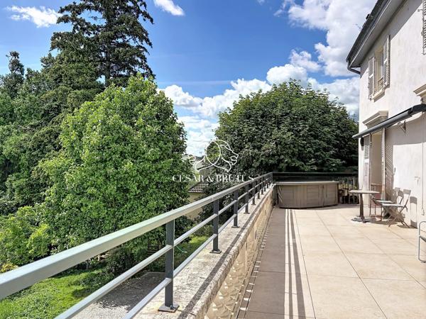 Magnifique Appartement climatisé et sa dépendance totalisant 128m2 au sol au coeur de Collonges au Mont d’Or