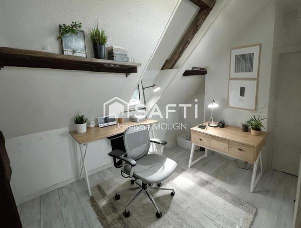 Maison avec grande cour, 2 chambres.