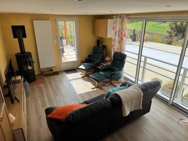 Maison d'architecte neuve , sa piscine et sa vue !