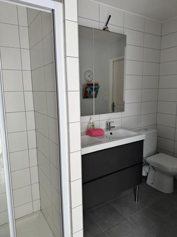 Maison d'architecte neuve , sa piscine et sa vue !