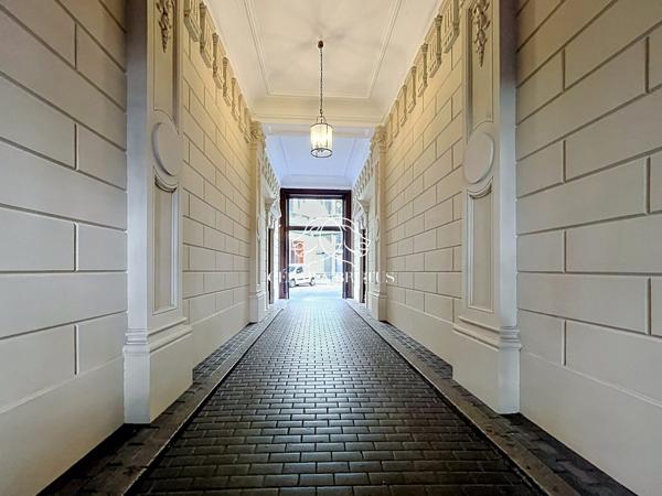 APPARTEMENT FAMILIAL PROCHE PREFECTURE AVEC GRENIER, CAVE ET PARKING