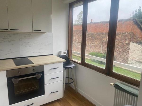 94210 Saint Maur Des Fossés, studio en bon état de 28 m2