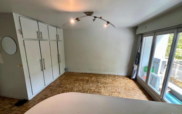 Appartement à vendre    1 pièce • 26 m2 Le Bourget