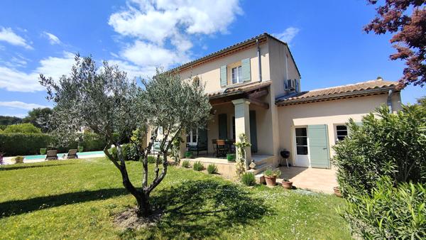 BARBENTANE - Maison 4 chambres avec jardin et piscine