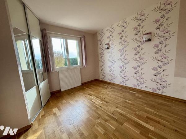 Maison familiale de 5 chambres – Grand terrain de 1 700 m²