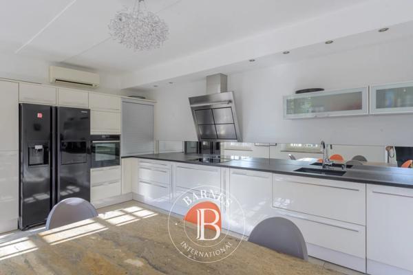 Marseille 13ème, Maison 5 Chambres -  371 m² à vendre
