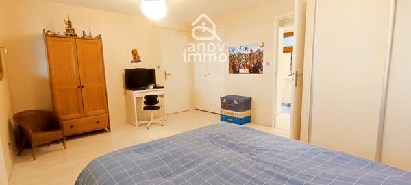Maison
                                                                                                                                                                                                                                                                                                                        7 pièce(s)                                                                                                                                                                                                          4 chambre(s)                                                                                                                                                                                                          160  m²