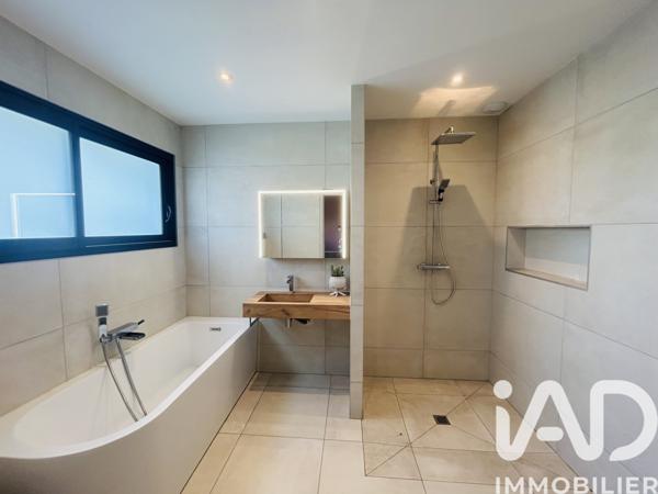 Maison à vendre 7 pièces 160 m² Saint-Pair-sur-Mer