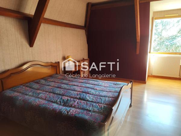 MAISON D'ARCHITECTE - BON ETAT GENERAL - PARC CLOS