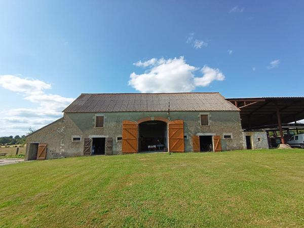 7 km de Magny-Cours - Ferme avec 3 hectares