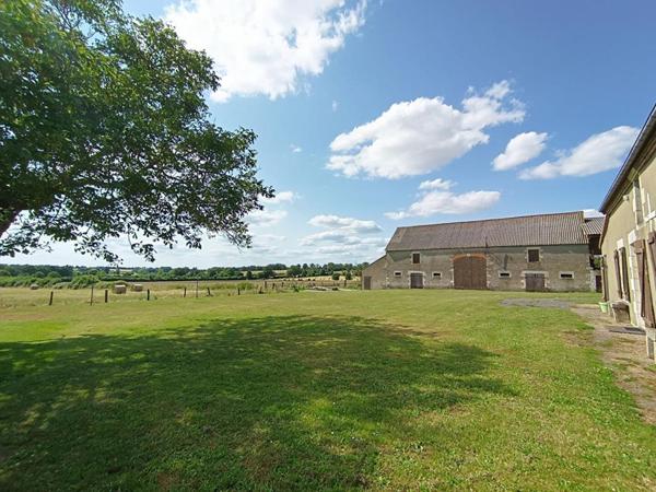 7 km de Magny-Cours - Ferme avec 3 hectares