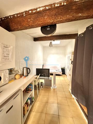 Studio
                                                                                                                                                                                                                                                                                                                        1 pièce(s)                                                                                                                                                                                                                                                                                                                              18  m²
