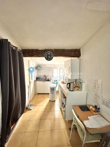 Studio
                                                                                                                                                                                                                                                                                                                        1 pièce(s)                                                                                                                                                                                                                                                                                                                              18  m²