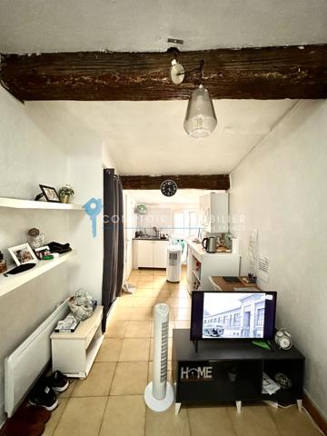 Studio
                                                                                                                                                                                                                                                                                                                        1 pièce(s)                                                                                                                                                                                                                                                                                                                              18  m²