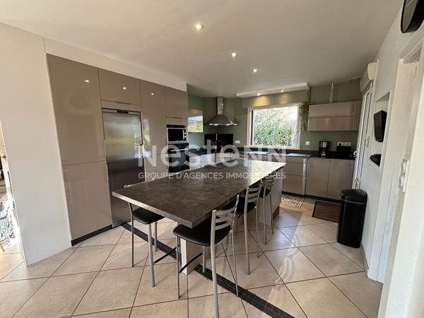 Maison 4 chambres avec 2000 m² de terrain et une piscine