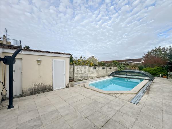 Maison  en Pierre Pauillac 6 pièce(s) 150 m2 , 3 chambres, piscine, garage , climatisation, panneaux solaire , cave