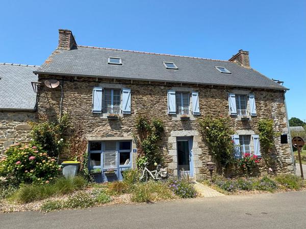 Exclusivité , Maison en pierre de 130 m² ,4 chambres ,Calme et charme à 10 min de Tréguier (Côtes-d'Armor)