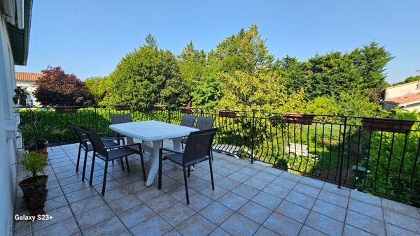 Traditionnelle - 5 pièces - 185 m²