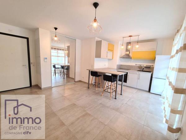 GRENOBLE, secteur préfecture, hôtel de ville. 12 rue Jean Bocq. Appartement T2 de 39,30 m² situé au 5ème étage.