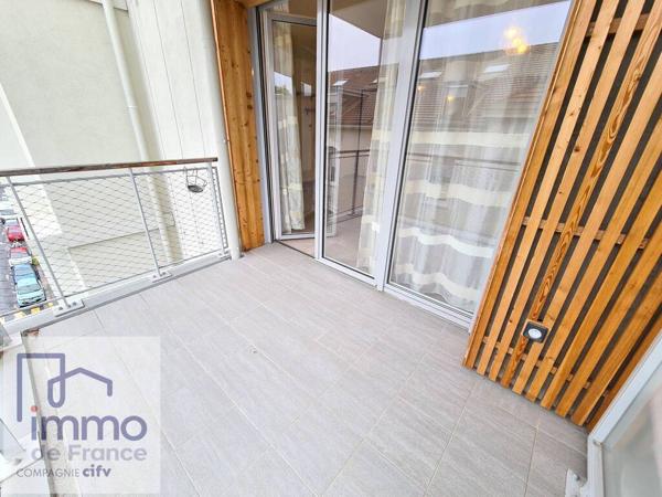 GRENOBLE, secteur préfecture, hôtel de ville. 12 rue Jean Bocq. Appartement T2 de 39,30 m² situé au 5ème étage.