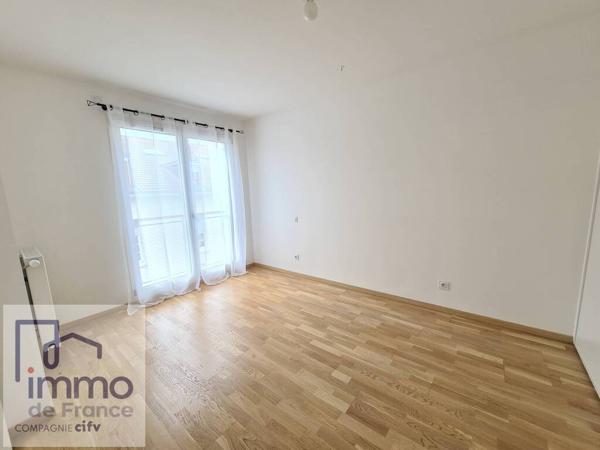 GRENOBLE, secteur préfecture, hôtel de ville. 12 rue Jean Bocq. Appartement T2 de 39,30 m² situé au 5ème étage.