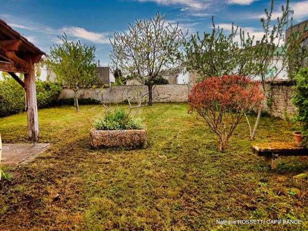 Maison à vendre SURGERES même (17) 160 m² habitable-terrain de 712 m²