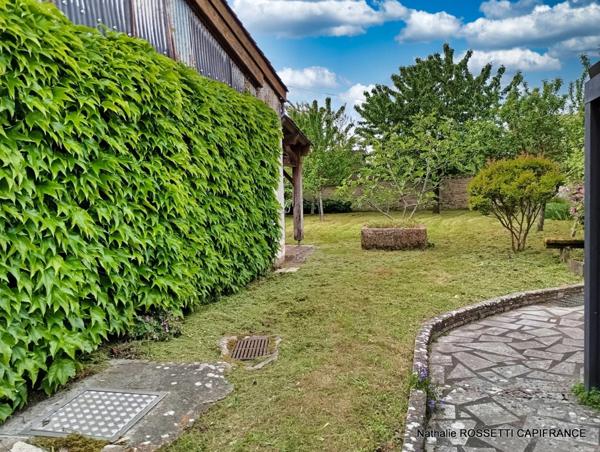 Maison à vendre SURGERES même (17) 160 m² habitable-terrain de 712 m²