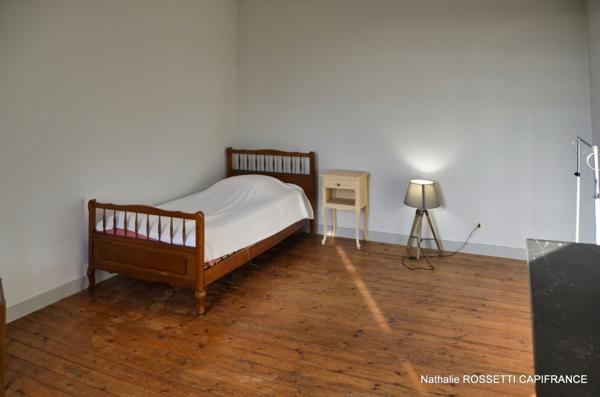 Maison à vendre SURGERES même (17) 160 m² habitable-terrain de 712 m²