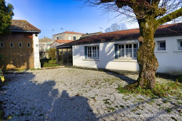 Maison à vendre SURGERES même (17) 160 m² habitable-terrain de 712 m²