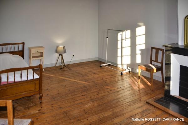 Maison à vendre SURGERES même (17) 160 m² habitable-terrain de 712 m²