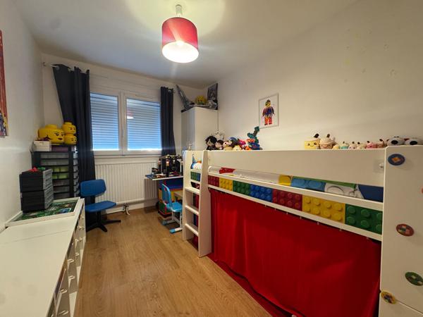 Rochefort - Grand Appartement T5 avec garage et balcon privatif