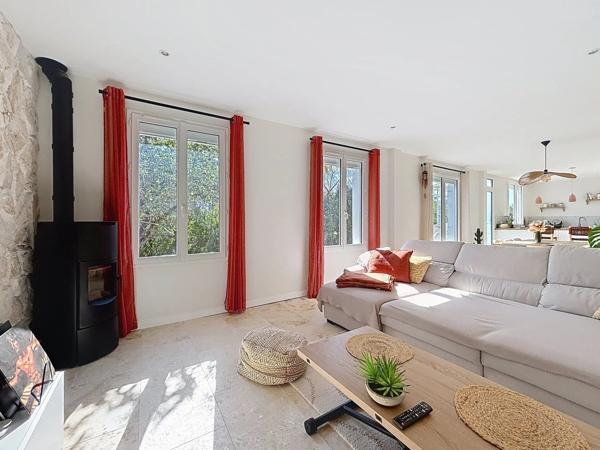 Vente                                                      Maison
                        
                     6 pièces                      140 m2                     à Brunoy