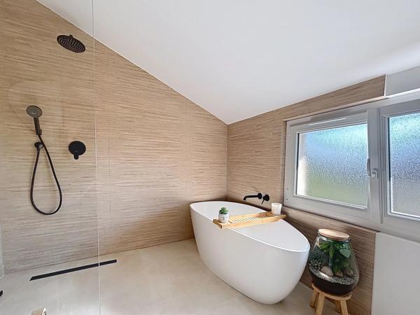 Vente                                                      Maison
                        
                     6 pièces                      140 m2                     à Brunoy