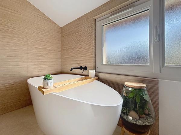 Vente                                                      Maison
                        
                     6 pièces                      140 m2                     à Brunoy