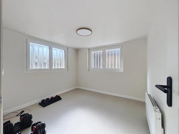 Vente                                                      Maison
                        
                     6 pièces                      140 m2                     à Brunoy
