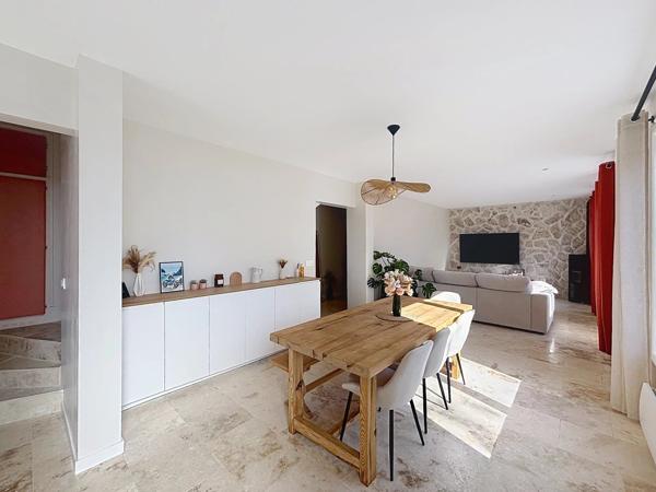 Vente                                                      Maison
                        
                     6 pièces                      140 m2                     à Brunoy