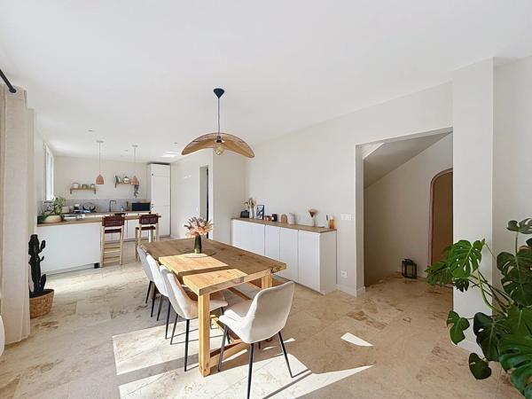 Vente                                                      Maison
                        
                     6 pièces                      140 m2                     à Brunoy