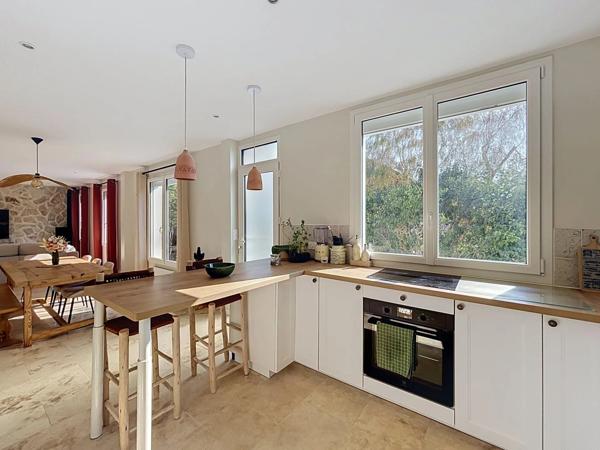 Vente                                                      Maison
                        
                     6 pièces                      140 m2                     à Brunoy