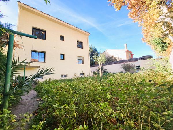 Maison 2 Appartements / Garages / Caves / Atelier / Jardin