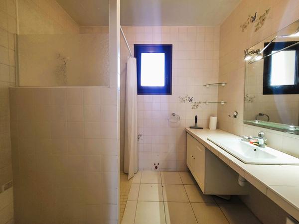 Maison 2 Appartements / Garages / Caves / Atelier / Jardin