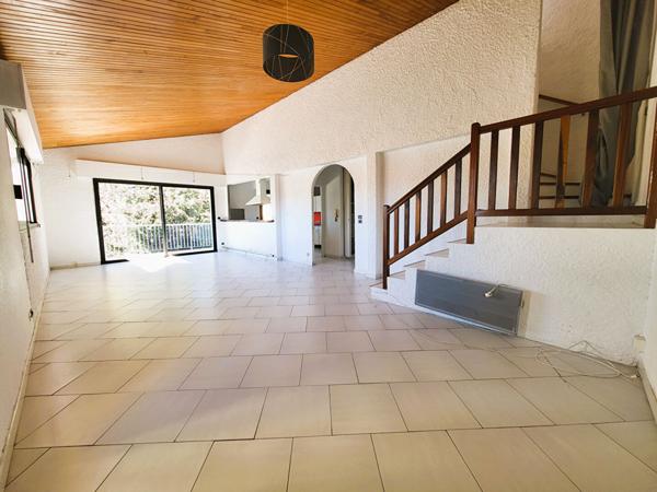 Maison 2 Appartements / Garages / Caves / Atelier / Jardin