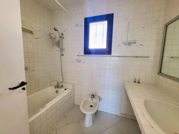 Maison 2 Appartements / Garages / Caves / Atelier / Jardin