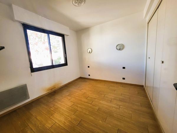 Maison 2 Appartements / Garages / Caves / Atelier / Jardin