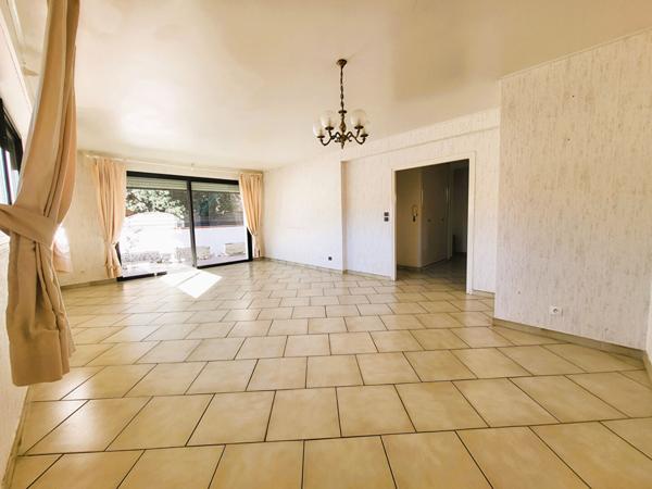 Maison 2 Appartements / Garages / Caves / Atelier / Jardin