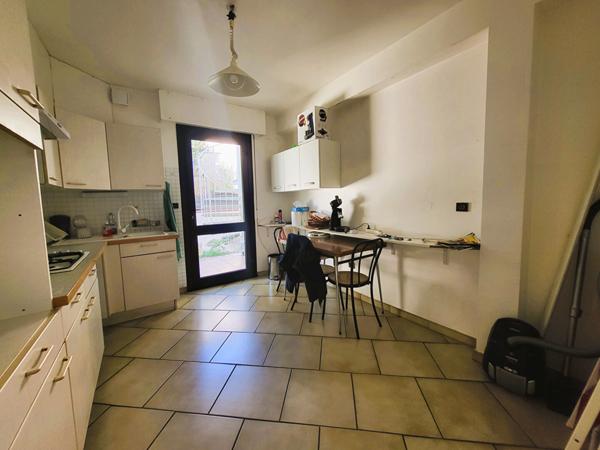 Maison 2 Appartements / Garages / Caves / Atelier / Jardin